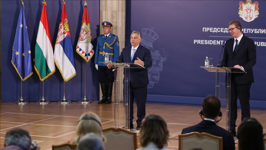 在“關鍵國家”塞爾維亞，奧爾班敦促歐盟擴大巴爾乾地區